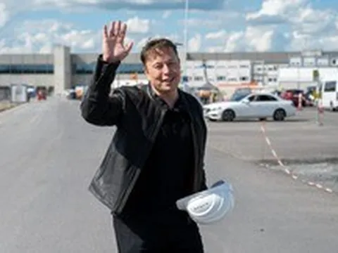 Elon Musk gây hoang mang khi vẽ viễn cảnh xây máy phóng trên Mặt Trăng để tìm kiếm văn minh ngoài hành tinh