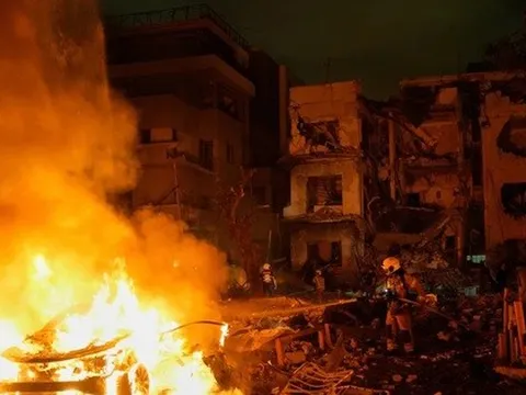 Hai tàu sân bay Mỹ "siết gọng kìm", sức mạnh của Iran còn đến đâu?