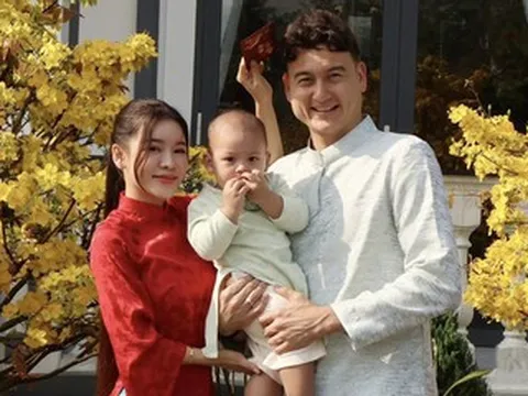 Sao bóng đá Việt Nam tưng bừng chơi Tết