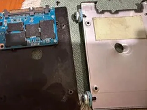 Ổ SSD "thoát chết" sau khi bị khoan, giữ nguyên vẹn dữ liệu trước khi được bán ra ngoài