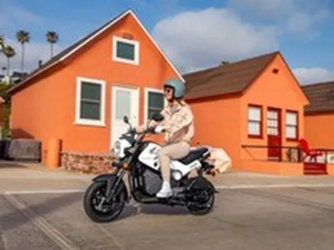 Cận cảnh "đứa con lai" kỳ dị của Honda: Không tay côn, không cần số nhưng ngoại hình cực "chiến"