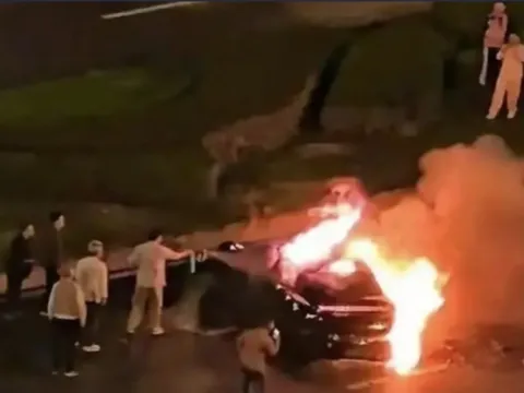 Tài xế tử vong trên xe điện Xiaomi bị cháy do không mở được cửa