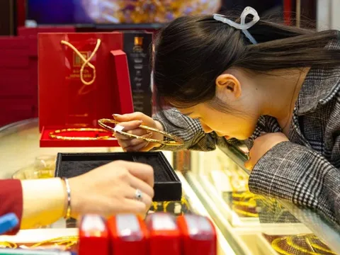 Giá vàng hôm nay 2.3: Vàng SJC vọt lên sát mốc 189 triệu đồng/lượng