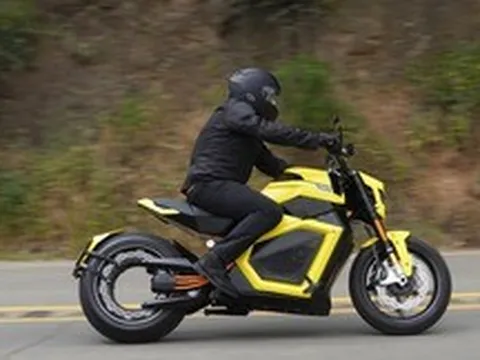 Siêu mô tô điện Verge TS PRO trình làng: Đột phá với động cơ bánh donut và công nghệ pin thể rắn sạc 10 phút đi 300km