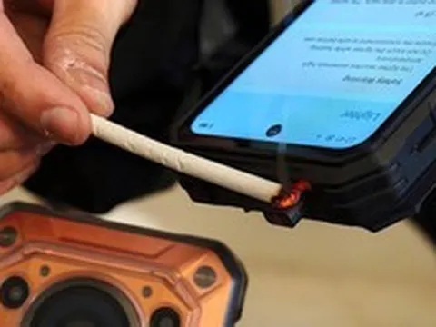 Oukitel WP63 gây kinh ngạc tại MWC 2026 khi tích hợp tính năng châm lửa độc đáo phục vụ mục đích sinh tồn