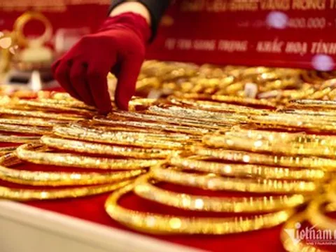 Giá vàng thế giới lại suy giảm, tuột mốc 5.100 USD/ounce