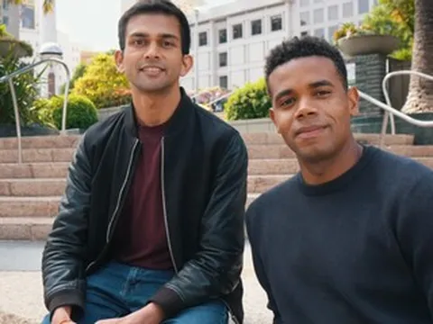 Từ bỏ công ty hái ra tiền, hai nhà sáng lập 33 tuổi đặt cược vào quyết định sinh tử