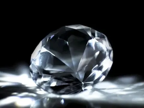 Tổng hợp thành công kim cương lục giác hiếm nhất thế giới