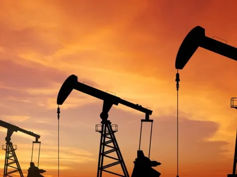 Sự kiện điên rồ chưa từng có của thị trường năng lượng: 6 năm trước, giá dầu âm, người bán phải trả tiền để đẩy dầu đi