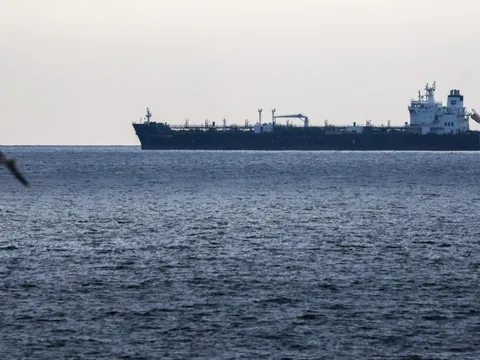 Tàu chở LNG đến châu Âu quay đầu, Nga "thắng lớn": Mỹ lập tức hành động