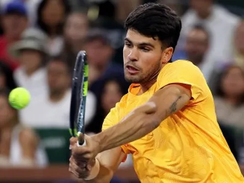 Alcaraz đánh bại Norrie, chạm trán Medvedev ở bán kết