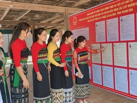 Không khí bầu cử rộn ràng ở bản Mông vùng biên Na Mèo