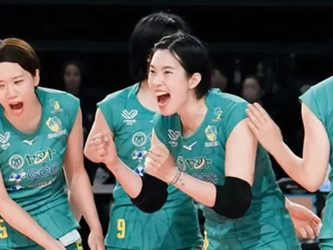 Thanh Thúy và Bích Thủy cùng tỏa sáng ở trận cầu đặc biệt