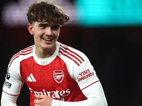 Max Dowman: Cậu bé niềng răng Arsenal viết lịch sử Premier League
