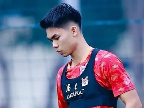 Trò cưng HLV Kim Sang Sik nhập viện, lỡ hẹn U23 Việt Nam