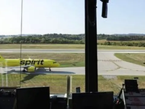 Một hãng hàng không giá rẻ nộp đơn phá sản 2 lần trong năm, sắp cắt giảm tới 2/3 đội bay