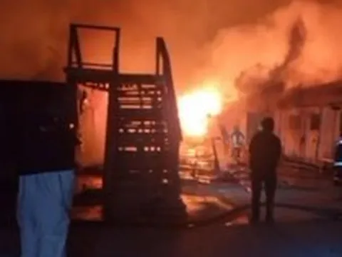 Bệnh viện ở thủ đô Afghanistan hứng không kích, 400 người thiệt mạng