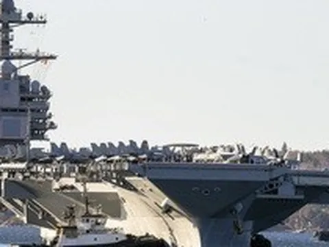 Tàu sân bay lớn nhất thế giới USS Gerald R. Ford phải rời biển Đỏ