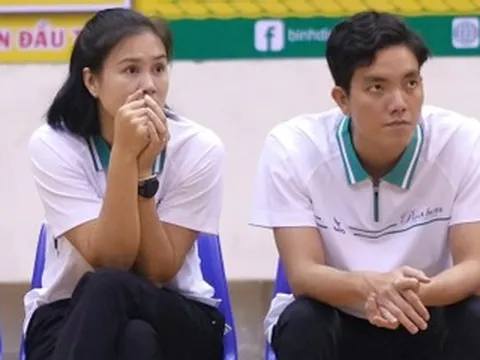 Bích Tuyền tái xuất, trầm ngâm bên Hoa khôi bóng chuyền Kim Huệ