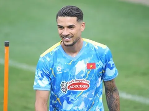 Hoàng Hên nói lời xúc động ngày ra mắt tuyển Việt Nam