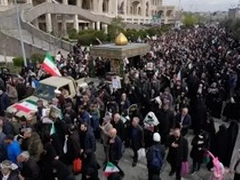 Nắm ‘át chủ bài’, Iran cứng rắn trước tối hậu thư của Mỹ