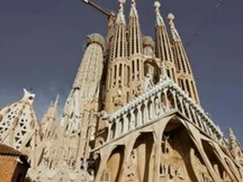 Lộ diện bộ Lego "khủng" nhất lịch sử: Gồm hơn 12.000 mảnh ghép, mô phỏng nhà thờ Sagrada Familia, giá gần 16 triệu đồng