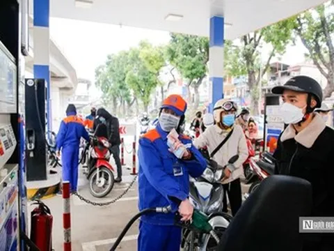 Thủ tướng: Không để cửa hàng xăng dầu dừng bán không có lý do