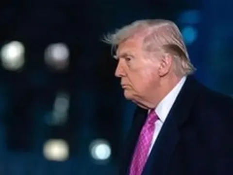 Tổng thống Mỹ Trump tuyên bố thời gian sắp cạn, Iran cảnh báo cứng rắn