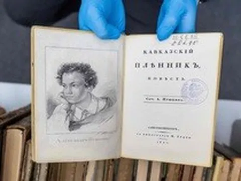 Hé lộ đường dây trộm sách xuyên châu Âu