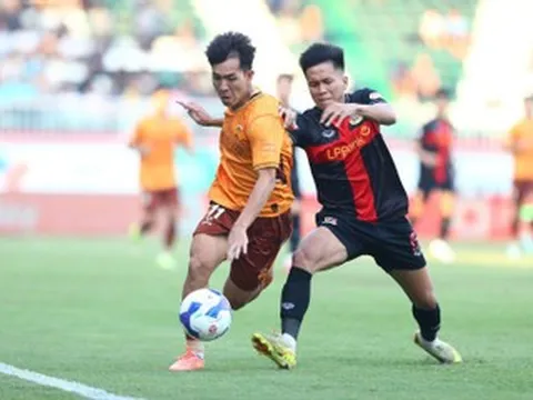 Sao U23 Việt Nam ghi tuyệt phẩm giúp Ninh Bình thắng ngược HAGL