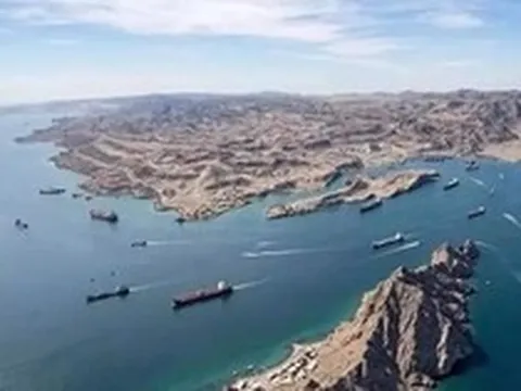 Oman và Iran đàm phán 'mở lối' cho eo biển Hormuz
