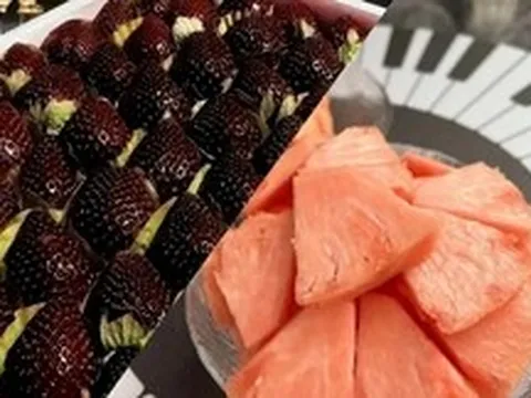 Màu sắc thay đổi, giá trị tăng gấp đôi? Vì sao dứa hồng, dâu tây đen và các loại trái cây có màu lạ thường có giá rất cao?