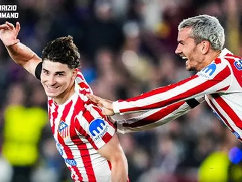 Alvarez ghi siêu phẩm, Atletico khiến Barca ôm hận