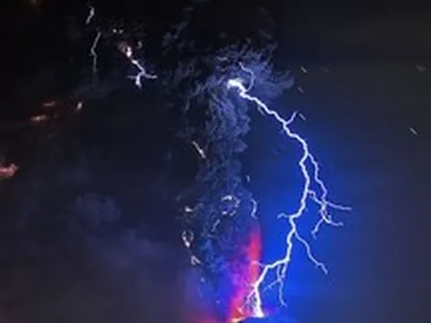 Viễn cảnh tận thế sẽ tàn khốc ra sao nếu toàn bộ núi lửa trên Trái Đất cùng phun trào?