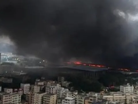 Cháy lớn tại nhà máy xe điện BYD ở Trung Quốc: Đằng sau con số không có thương vong là điểm yếu chí mạng về an toàn!