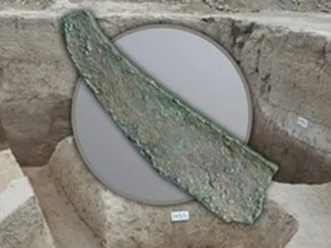 Bí ẩn mộ cổ Trung Quốc với vũ khí bị bẻ gãy gây chấn động giới khảo cổ học