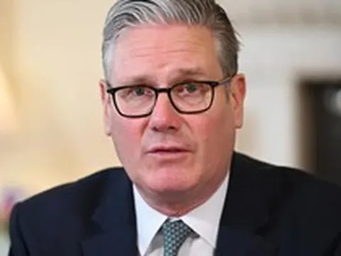 Thủ tướng Anh Keir Starmer đối mặt áp lực từ chức