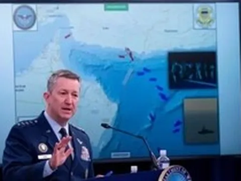 Bế tắc với Iran, Mỹ mở mặt trận mới khắp đại dương