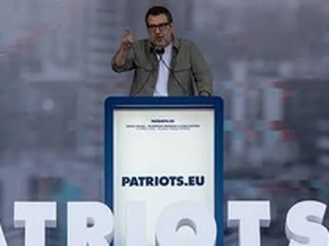 Không chỉ Hungary và Slovakia, lãnh đạo một nước EU kêu gọi nối lại nhập khẩu dầu khí Nga giữa lúc giá năng lượng tăng cao