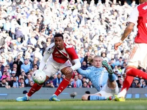 Trực tiếp Man City 2-1 Arsenal: Haaland bừng sáng (H2)