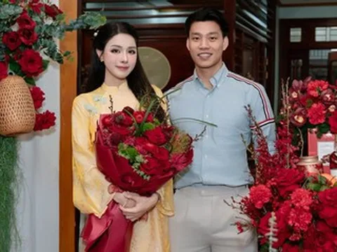 Ảnh dạm ngõ đẹp lung linh của Văn Thanh và bạn gái hotgirl