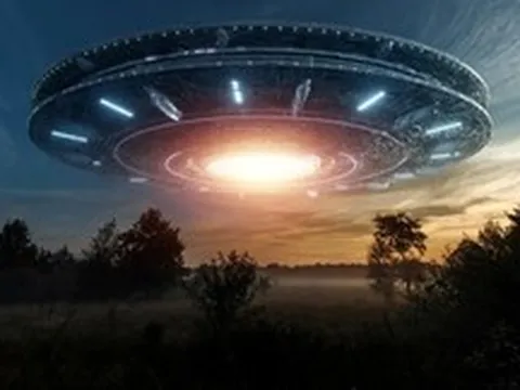 Bí ẩn dự án Blue Beam: Thuyết âm mưu những năm 1990 kể về các cuộc xâm lược của người ngoài hành tinh bằng ảnh ba chiều