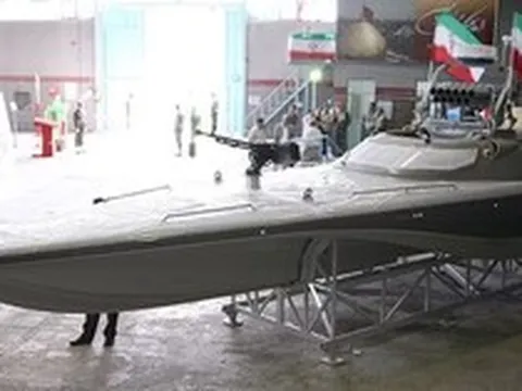 Hàng trăm tàu chiến của Hải quân Iran đủ sức 'xé tan' eo biển Hormuz