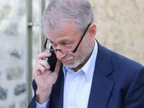 Bị chính quyền ở châu Âu đóng băng hơn 7 tỷ USD tài sản, tỷ phú Nga lập tức hành động