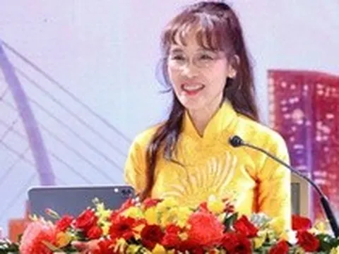 VIDEO: Tỉ phú Nguyễn Thị Phương Thảo kể chuyện hồi sinh ngân hàng Đông Á thành Vikki Bank