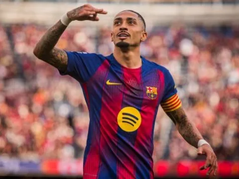 Tin tức về chuyển nhượng 4/5: MU mơ Raphinha, Liverpool ký Williams