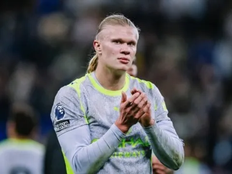 Man City gục ngã đua vô địch, Pep ôm đầu, Haaland nói 6 từ