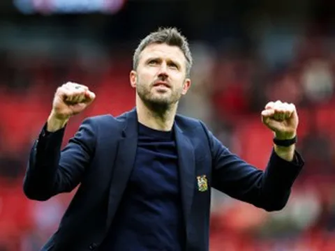 Michael Carrick gây sức ép lên ban lãnh đạo MU