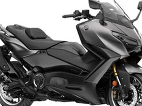 Yamaha âm thầm nâng cấp TMax Tech Max 2026, nhìn qua tưởng y chang bản cũ, nhưng có hai thứ đã khác hoàn toàn