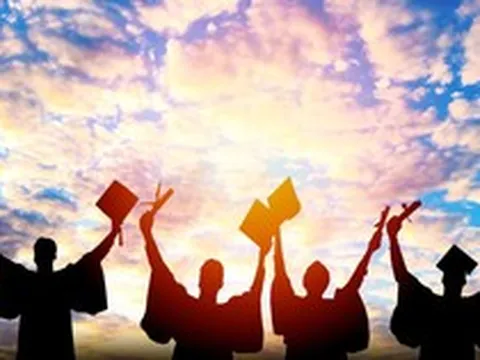 AI khiến tỷ lệ điểm cao của sinh viên tăng 30%, tốc độ làm bài tập tăng 48% nhưng lại khiến tấm bằng đại học mất giá dần trong mắt nhà tuyển dụng